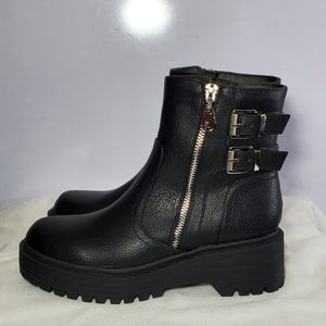 GBG Los Angeles Size 7M Women's Black Ankle Boots